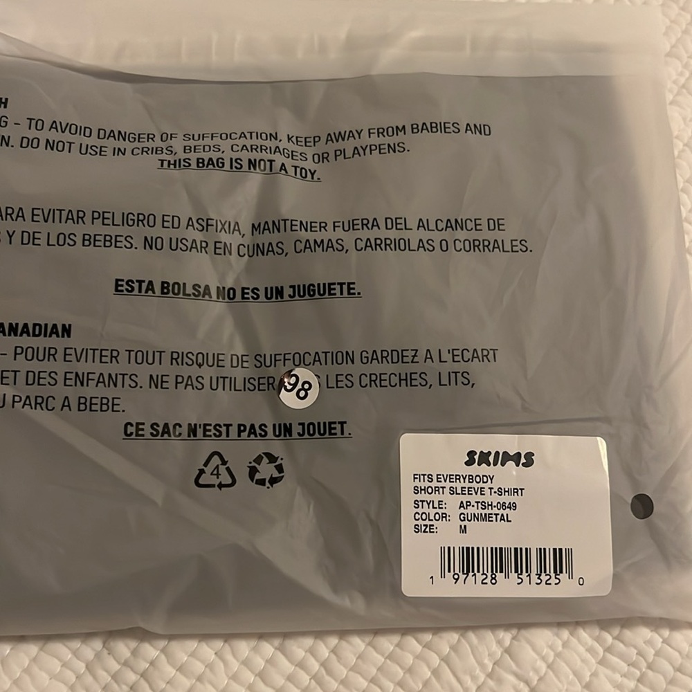 SKIMS Fits Everybody T-shirt, Size M, Retail $48 - Picture 6 of 7